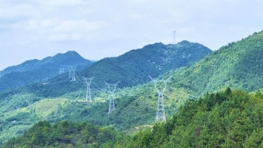 【人民日报】“五一”攻坚不停歇 福建汀州500千伏输变电工程加速推进