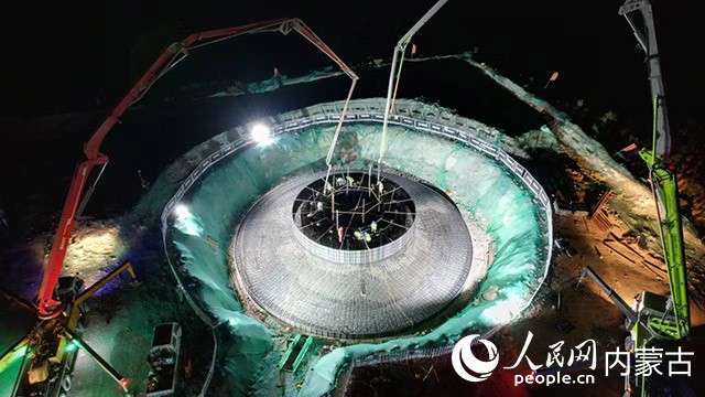 阿鲁科尔沁100万千瓦风储基地项目风机基础浇筑。内蒙古能源集团供图