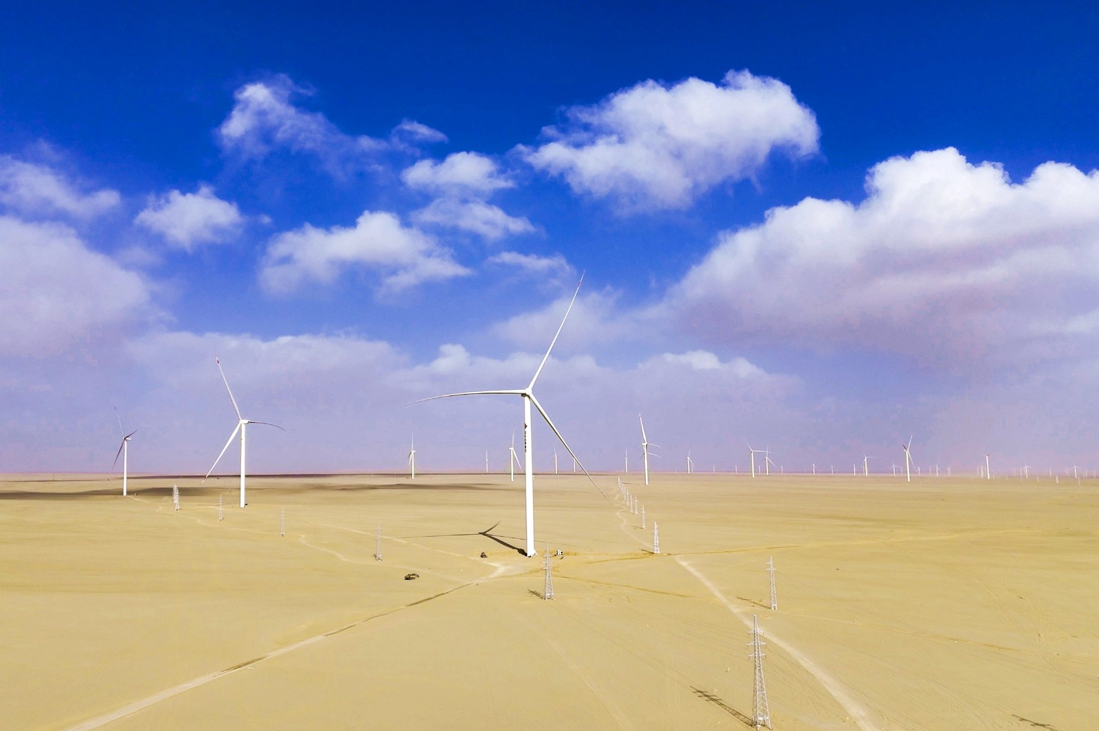 4月15日,30万风电项目航拍图。