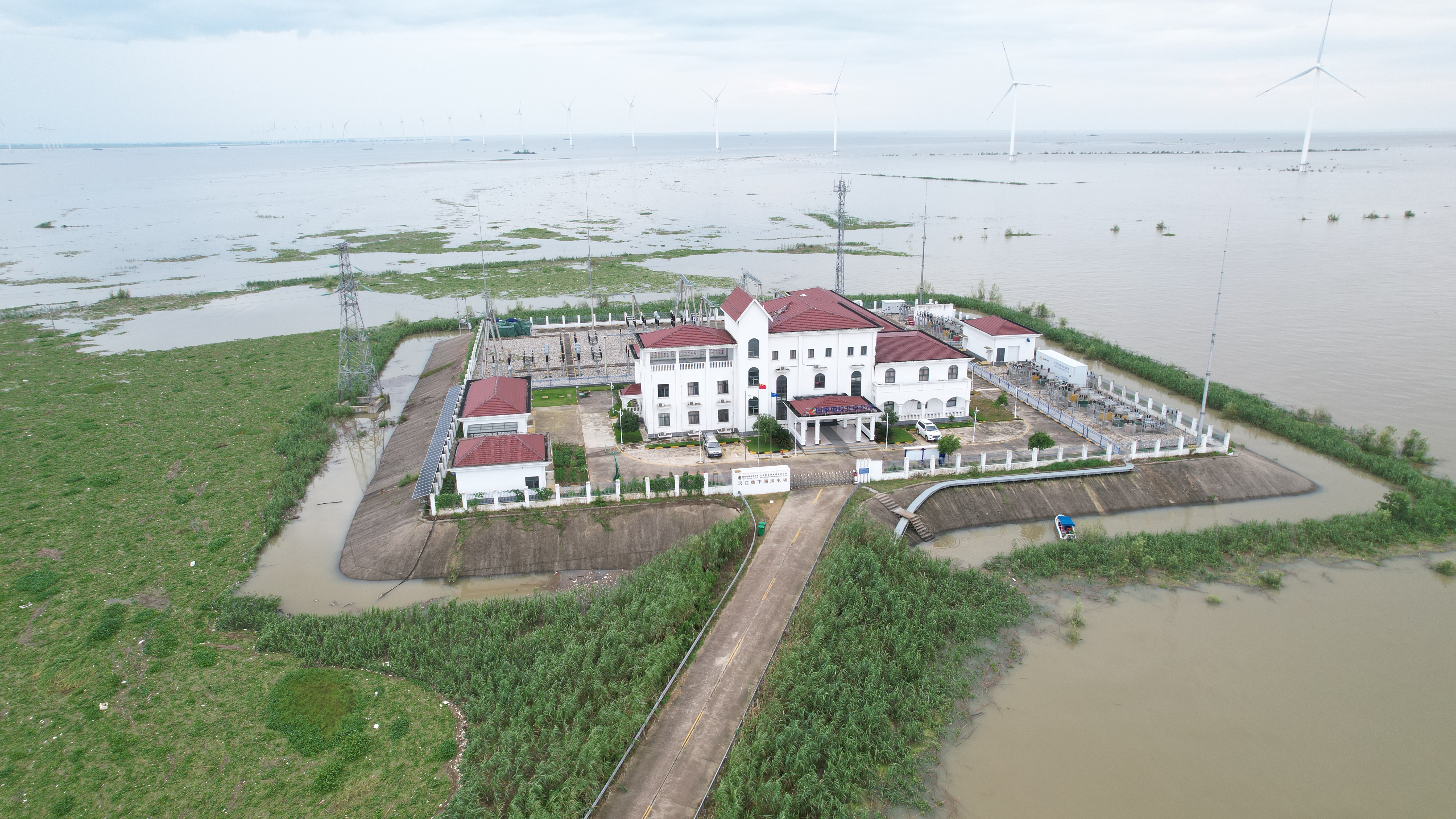 沅江风电场汛期全景照.jpg