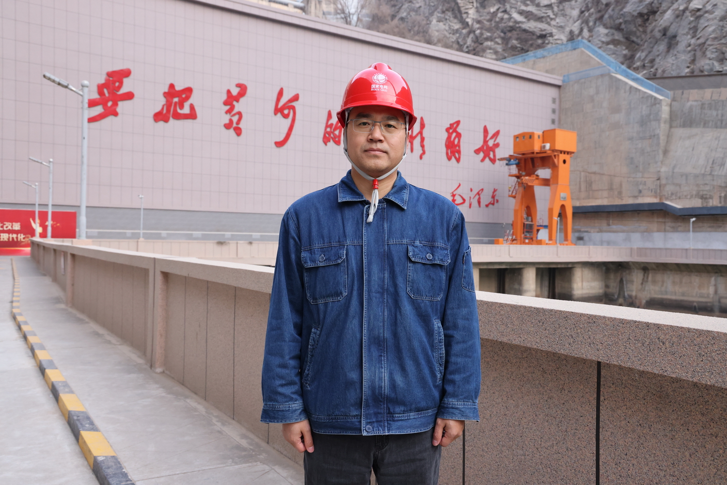 刘家峡水电厂：黄河之畔的电力卫士.JPG